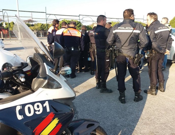 Dispositivo de búsqueda para localizar a una mujer desaparecida el día 31 de diciembre en Málaga