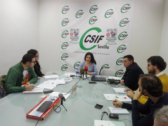 El 89% de los docentes andaluces cree que sus tareas burocráticas perjudican la atención al alumnado, según CSIF-A