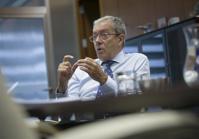 Entrevista de Europa Press Andalucía al Consejero de Economía, Conocimiento, Empresas y Universidad de la Junta de Andalucía, Rogelio Velasco. En Sevilla, a 21 de diciembre de 2019.