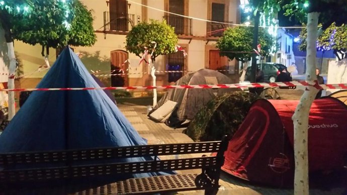 Acampada de parcelistas del Sector F