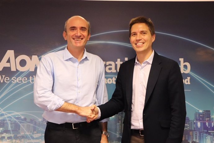 Eduardo Dávila (CEO Aon Iberia y Middle East) e Iñaki Berenguer (CEO y Cofundador de CoverWallet)