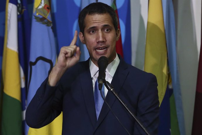 Venezuela.- Guaidó logra entrar en la Asamblea Nacional pese al bloqueo de la Gu