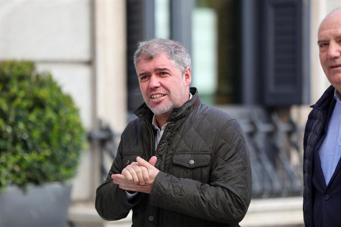 El secretario general de CC.OO., Unai Sordo, llega al Congreso de los Diputados para la segunda votación para la investidura del candidato socialista a la Presidencia del Gobierno en la XIV Legislatura, en Madrid (España), a 7 de enero de 2020.