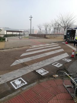 Pasos de peatones en Badajoz con pictogramas para personas con trastorno del espectro autista