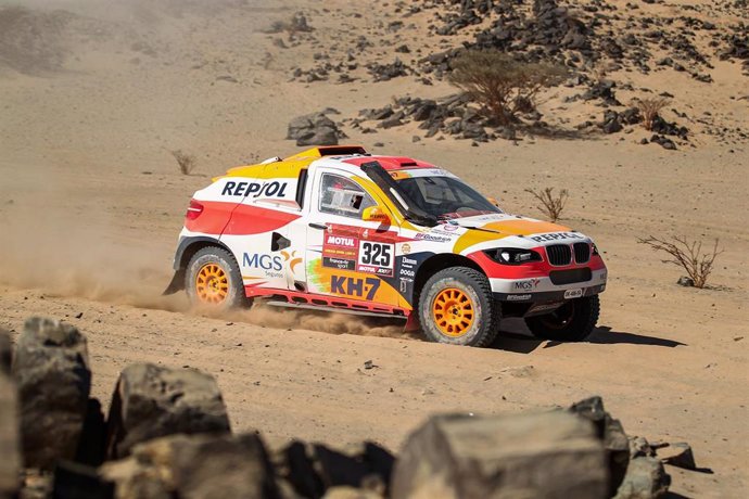 El piloto español Isidre Esteve durante la etapa del Rally Dakar