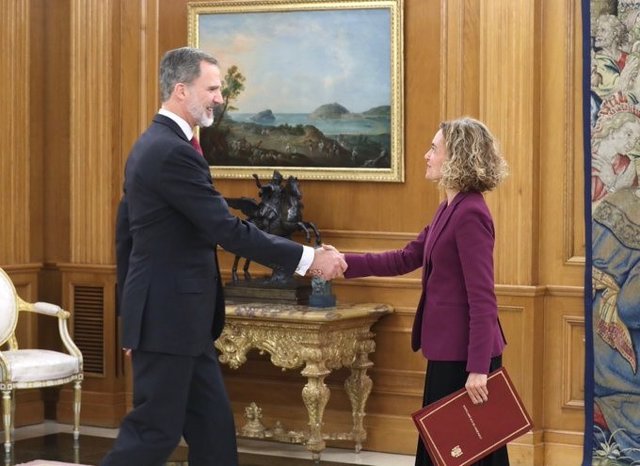Felipe VI recibe a Mertixetll Batet, presidenta del Congreso