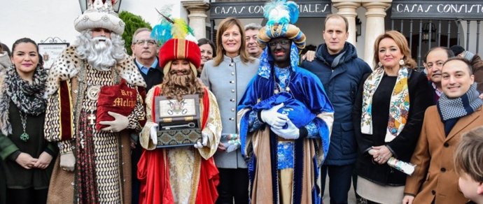 Los Reyes Magos de Osuna recibidos por la alcaldesa