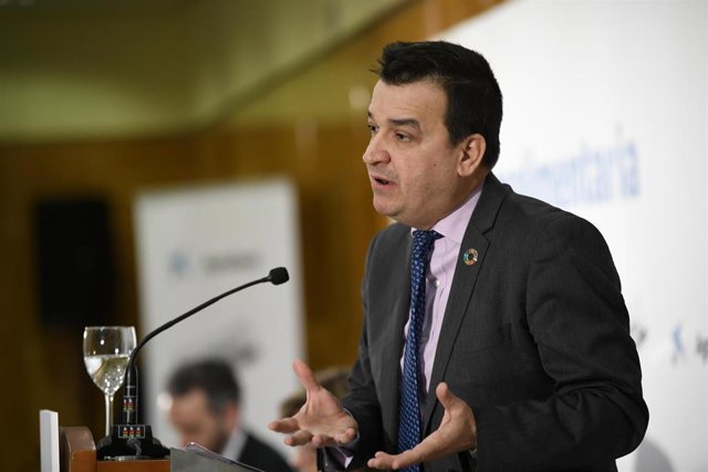 El consejero de Agricultura, Agua y Desarrollo Rural de C-LM, Francisco Martínez Arroyo.