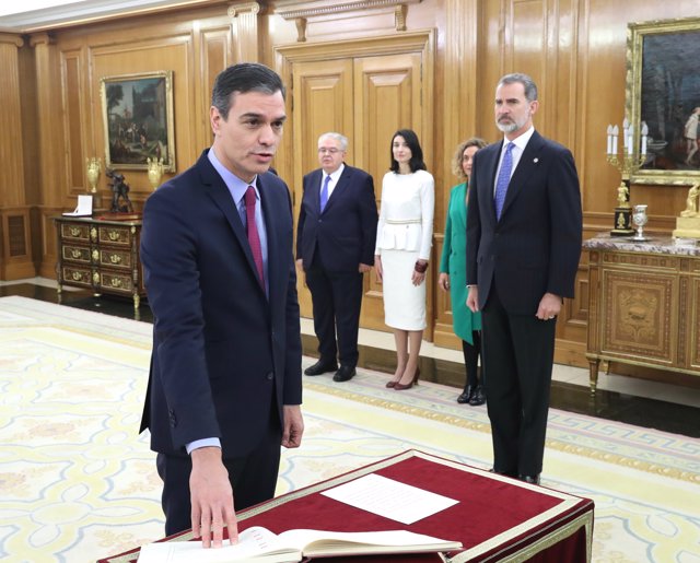 Pedro Sánchez promete su cargo de presidente del Gobierno ante el Rey