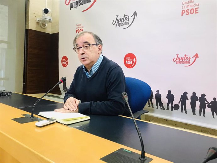 El presidente del Grupo Socialista, Fernando Mora, en las Cortes