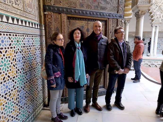 El concejal de Hábitat Urbano, Cultura y Turismo de Sevilla, Antonio Muñoz, presenta los nuevos proyectos del Alcázar