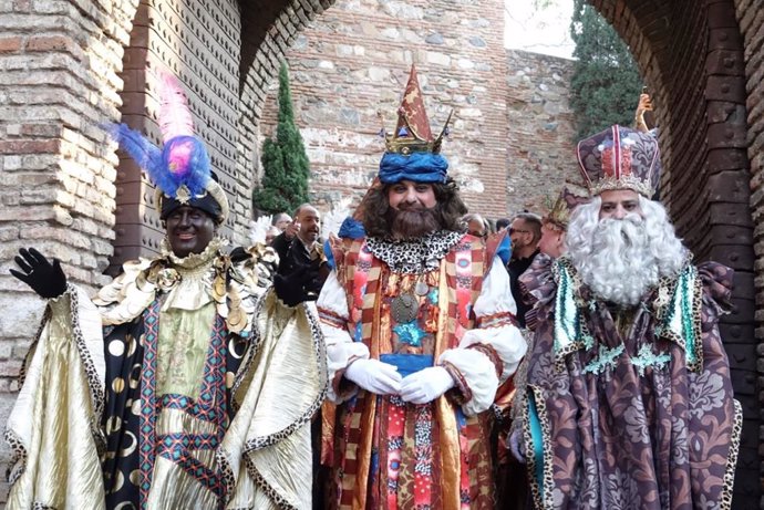 Reyes Magos de la Cabalgata de Málaga capital año 2020 bajan desde la Alcazaba