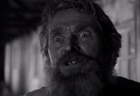 Willem Dafoe tacha a Robert Pattinson de "fulana" llorica en este clip en primicia de El faro