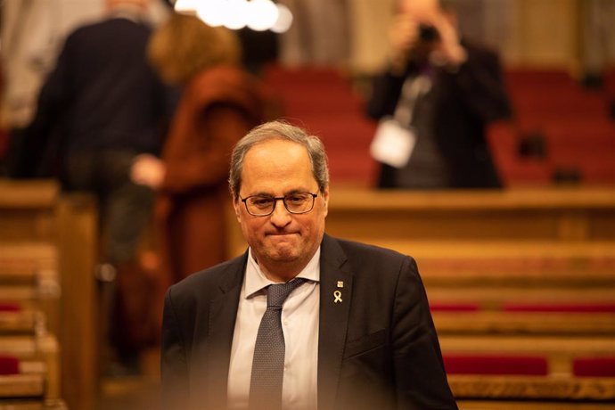 El president de la Generalitat, Quim Torra, durant el ple extraordinari al Parlament de Catalunya després de la decisió de la Junta Electoral el 4 de gener del 2020