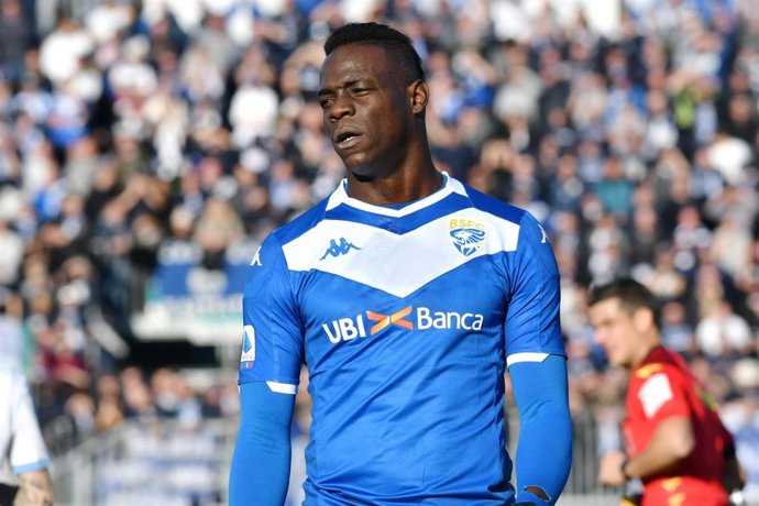 Mario Balotelli jugando con el Brescia