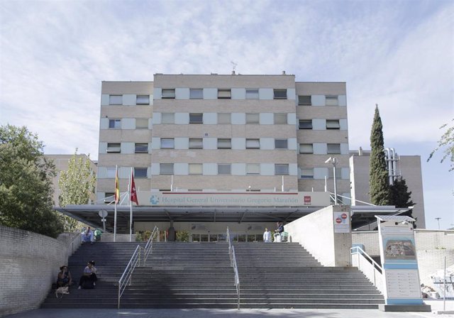 Puerta principal del Hospital General Universitario Gregorio Marañón de Madrid.