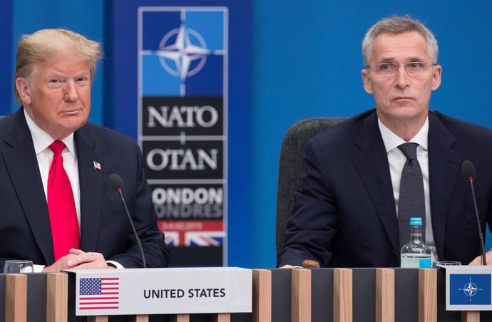 El presidente de EEUU, Donald Trump (i), y el secretario general de la OTAN, Jens Stoltenberg