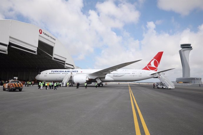 Irak.- Turquía suspende temporalmente los vuelos civiles a Irak e Irán "debido a