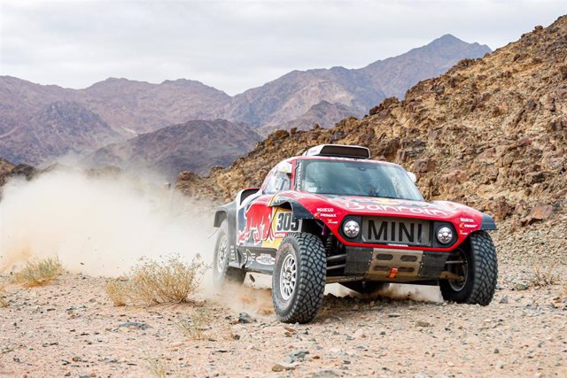 Carlos Sainz durante una etapa en el Rally Dakar 2020