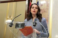 Arrimadas afea a Sánchez que ahora hable con Torra cuando en campaña le exigía condenar antes la violencia separatista