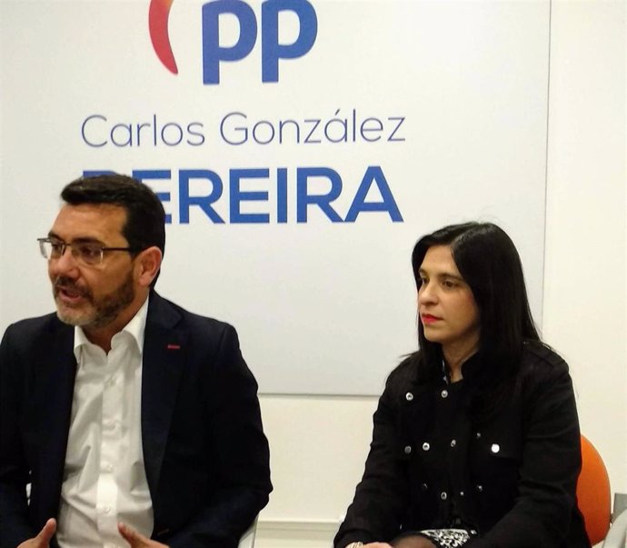El portavoz del Partido Popular de Getafe, Carlos González Pereira, oferce una rueda de prensa.