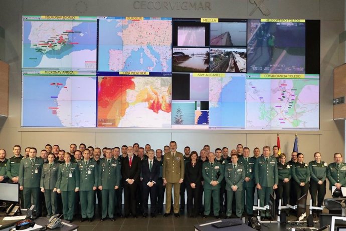 Foto familia durante la visita del Rey Felipe VI al Centro de Operaciones de la Dirección General de la Guardia Civil en Madrid, a 09 de enero a 2020.