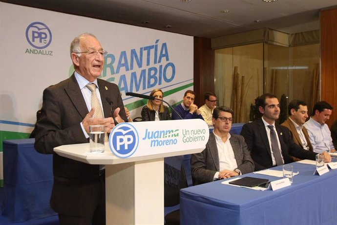 El alcalde de Roquetas de Mar (Almería) y presidente del PP de Almería, Gabriel Amat