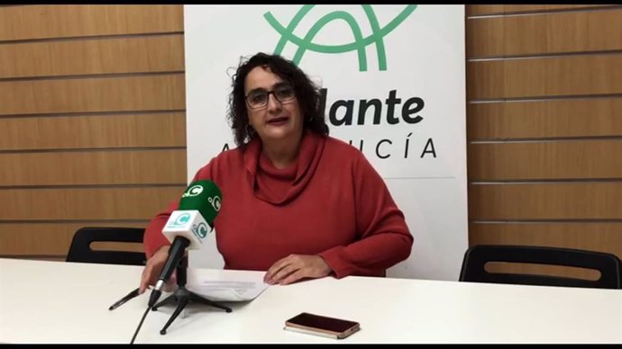 Angela Aguilera, parlamentaria de Adelante Andalucía por Cádiz