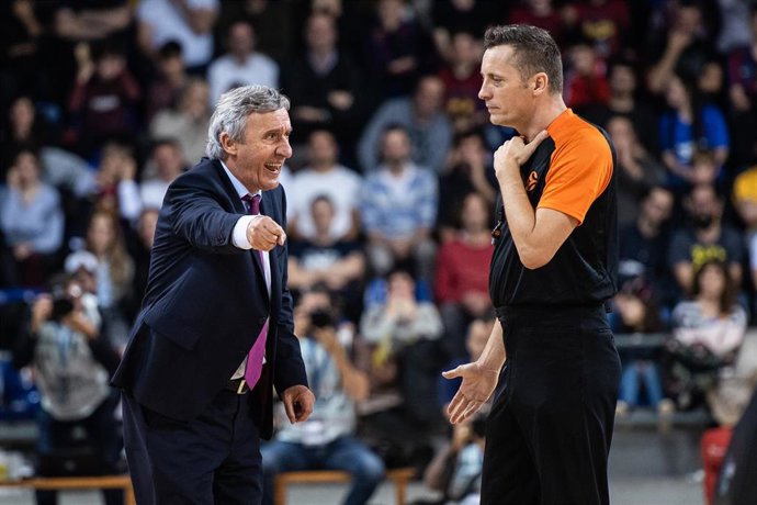 SPAIN, BARCELONA,  Palau Blaugrana 27 of DECEMBER. FCBarcelona coach Svetislav Pesic during a Eurolegue Basketball match.