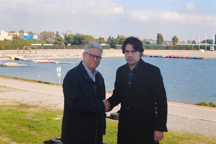 El presidente de la Volta a Catalunya, Rubn Peris, con el director del Canal Olímpic de Catalunya, Jordi Congost