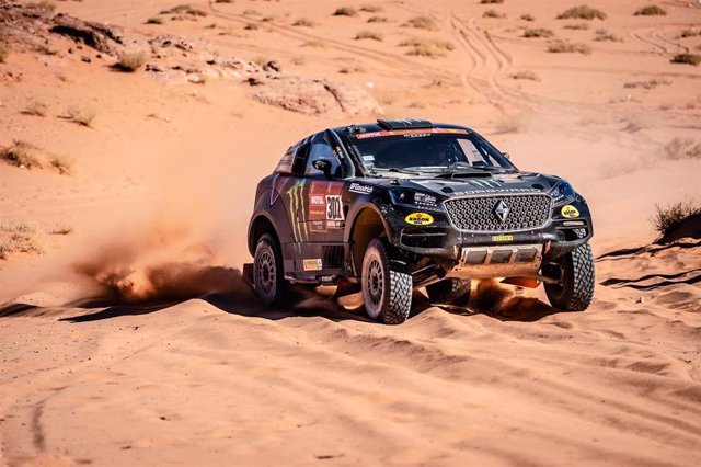 Nani Roma (Borgward Rally Team), en una etapa del Rally Dakar.