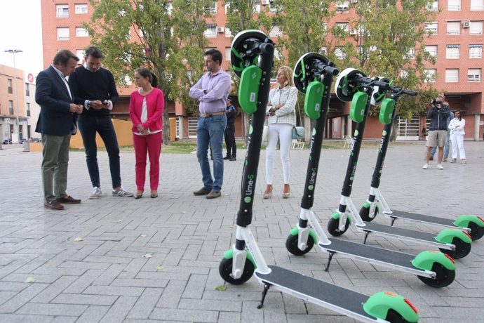 Lime comienza a prestar un servicio de patinetes eléctricos para facilitar la movilidad urbana  en Tres Cantos