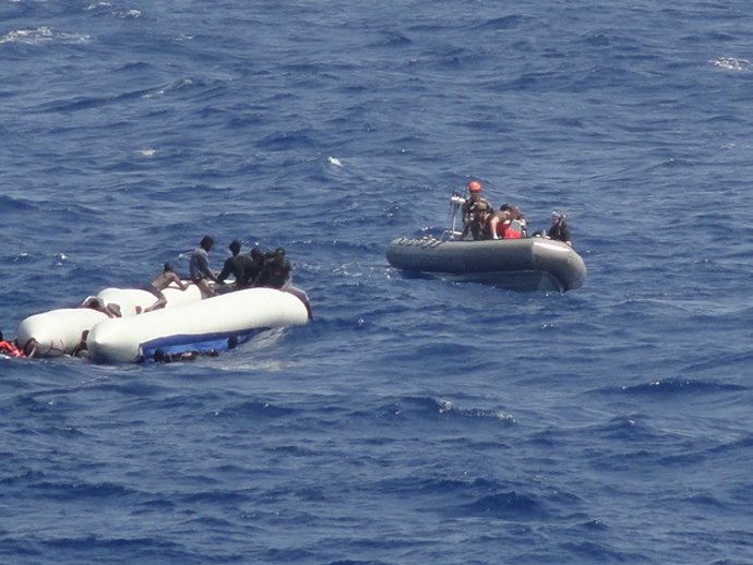 Rescate de migrantes tras un naufragio en Libia 