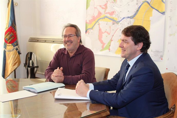 El alcalde de Zamora, Francisco Guarido, se reúne con el presidente de la Junta, Alfonso Fernández Mañueco