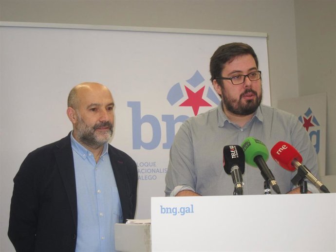 El diputado del BNG, Néstor Rego, y el concejal de la formación en Vigo, Xabier P. Igrexas, han comparecido en rueda de prensa