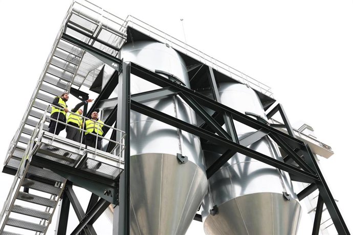 Responsables del Gobierno de Aragón en la inauguración de AgroTiM.