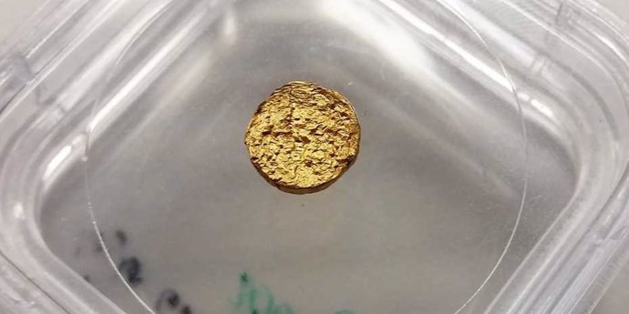 Oro ligero de 18 quilates gracias a una matriz de plástico