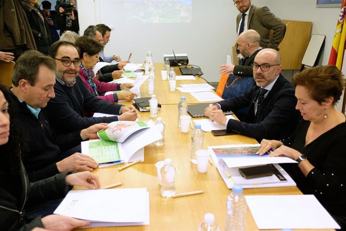 El consejero de Cultura y Turismo, Javier Ortega, participó en una reunión con alcaldes de la zona de Las Médulas y representantes del Consejo Comarcal de El Bierzo.