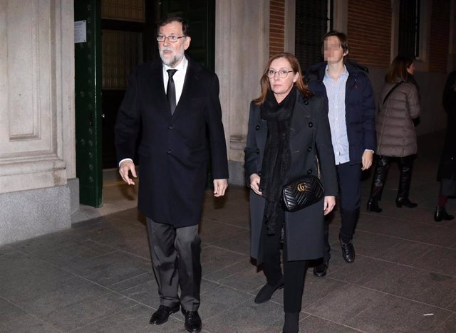 Mariano Rajoy, arropado por su partido, recuerda a su hermana fallecida