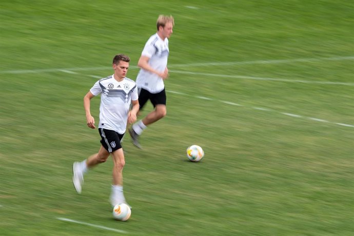 Mathias Ginter entrenando con la selección alemana de fúttbol