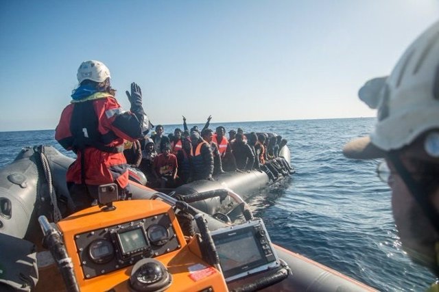 Rescate de migrantes po rla ONG Sea Watch en el Mediterráneo