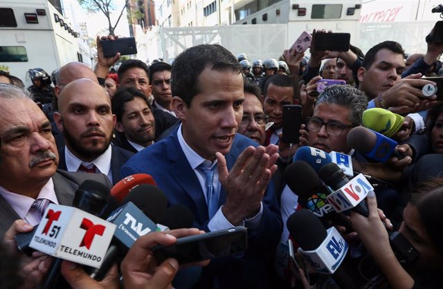 El autoproclamado "presidente encargado" de Venezuela, Juan Guaidó