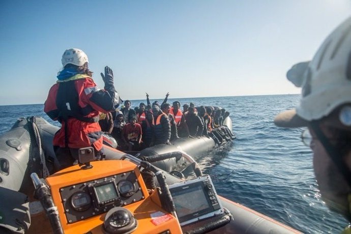 AMP.- Europa.- Más de 230 migrantes rescatados de varias embarcaciones en el Med