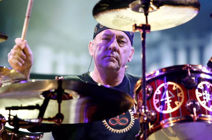 El batería de Rush, Neil Peart, actuando en el Barclays Center de New York en 2012