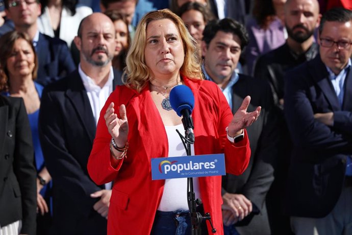 La periodista y miembro de la candidatura del PP a la Asamblea de Madrid, Almudena Negro, durante su intervención en la presentación de los candidatos del Partido Popular a la Asamblea de Madrid.   