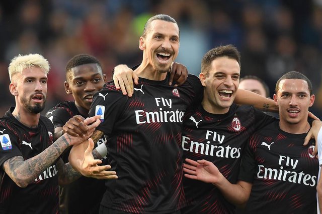 Zlatan Ibrahimovic celebra su primer gol con el AC Milan tras su vuelta