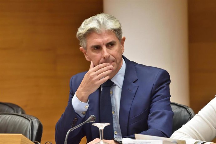 El portavoz de industria del Grupo Popular en Les Corts, Felipe Carrasco