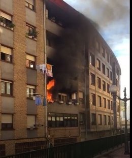 Incendio en un edificio del barrio bilbaíno de Matiko.