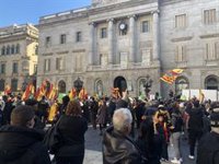 Ignacio Garriga (Vox) diu a Barcelona que "Espanya existeix i existirà" entre protestes dels CDR