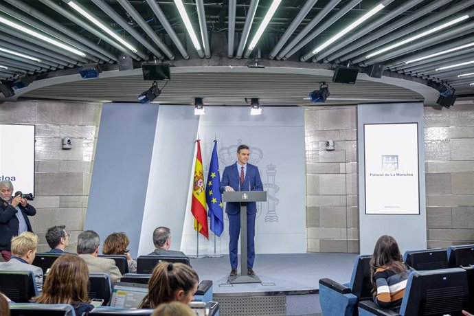Declaración institucional del Presidente del Gobierno, Pedro Sánchez, para comunicar la composición del nuevo Gobierno de coalición y los objetivos del Ejecutivo tras habérselos comunicado a Felipe VI, en Madrid a 12 de enero de 2020
